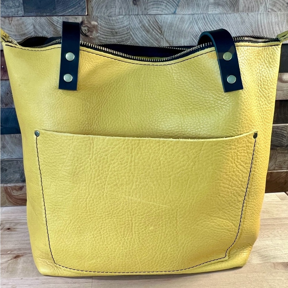 Portland Leather Goods Pomelo medium zip tote with Black handles, new - Picture 1 of 6